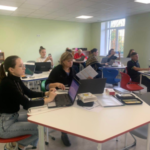 Seminar instructiv-practic cu tema „Tehnologie și Creativitate în clasă: Predarea interactivă cu Ozobot și alte instrumente STEAM”